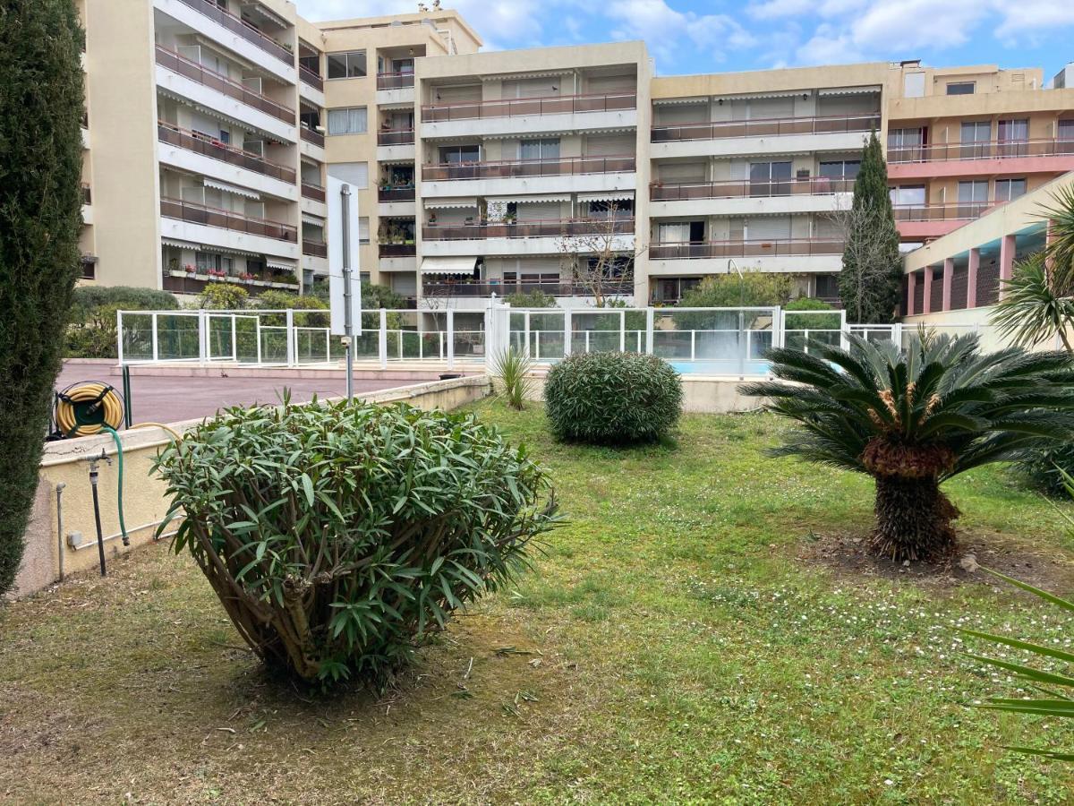 Meubles De Tourisme Beaulieu Apartment Luaran gambar